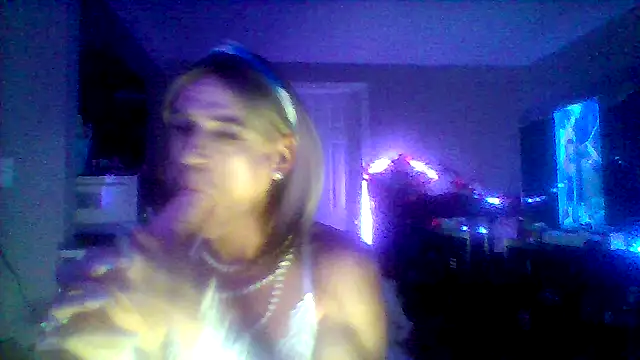 Snapshot of JessicaFitney chatting on 09.13.25 JessicaFitney online show from 09.13.25