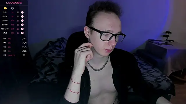 Snapshot of Alex_silents chatting on 12.11.24 Alex silents online show from 12.11.24
