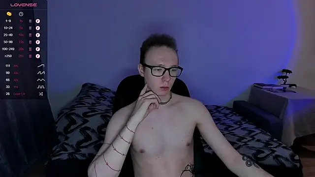 Snapshot of Alex_silents chatting on 12.14.24 Alex silents online show from 12.14.24