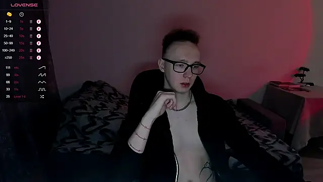 Snapshot of Alex_silents chatting on 12.21.24 Alex silents online show from 12.21.24