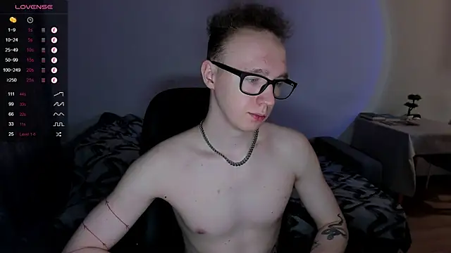 Snapshot of Alex_silents chatting on 01.08.25 Alex silents online show from 01.08.25