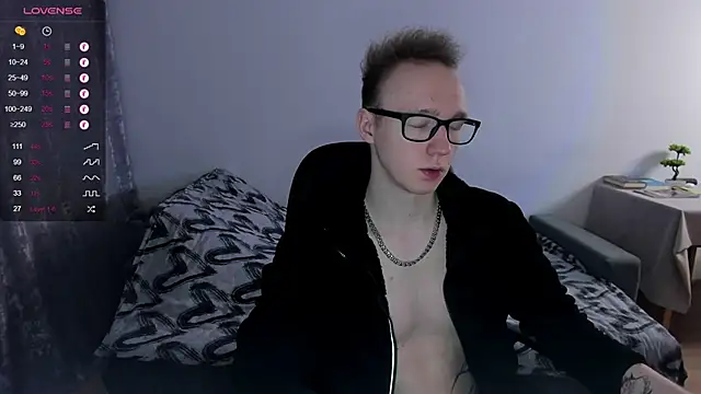 Snapshot of Alex_silents chatting on 02.02.25 Alex silents online show from 02.02.25