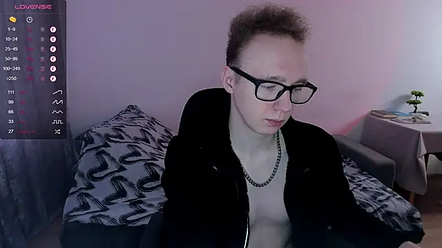 Snapshot of Alex_silents chatting on 02.03.25 Alex silents online show from 02.03.25