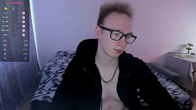 Snapshot of Alex_silents chatting on 02.20.25 Alex silents online show from 02.20.25