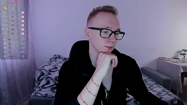 Snapshot of Alex_silents chatting on 03.02.25 Alex silents online show from 03.02.25