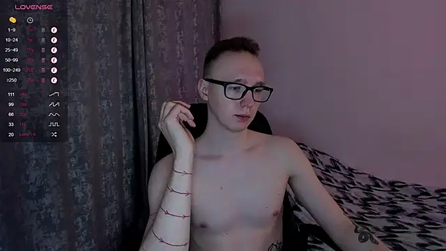 Snapshot of Alex_silents chatting on 03.03.25 Alex silents online show from 03.03.25