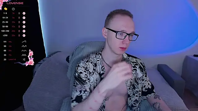 Snapshot of Alex_silents chatting on 10.20.25 Alex silents online show from 10.20.25
