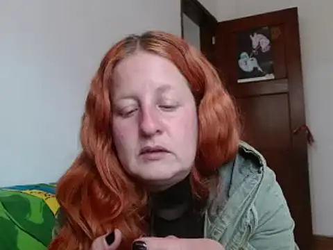 ViioletaMora online show from 10.18.25