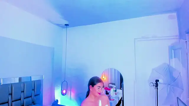 Emily Gil1 online show from 02.21.25