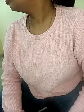 Snapshot of Im_Cute chatting on 12.15.24 Im Cute online show from 12.15.24