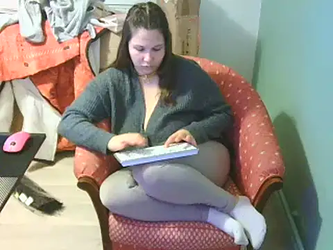 Snapshot of minette-sexy chatting on 12.18.24 minette-sexy online show from 12.18.24