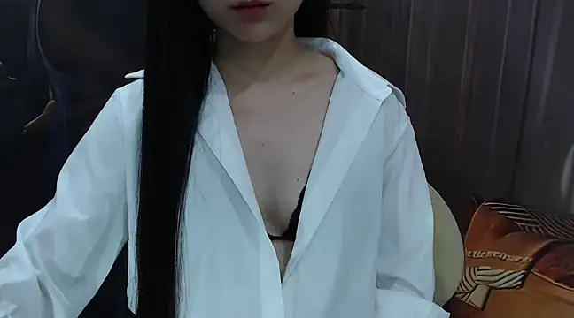 Snapshot of KaleAnisa chatting on 02.14.25 KaleAnisa online show from 02.14.25