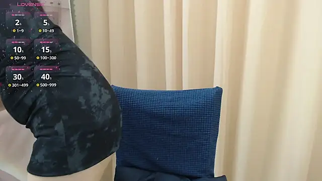 Snapshot of KaleAnisa chatting on 10.15.25 KaleAnisa online show from 10.15.25