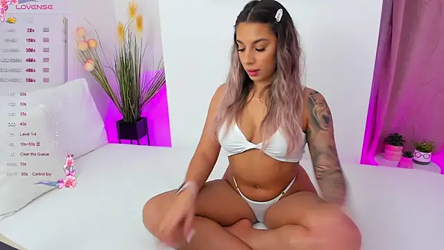 Brianna Wilson online show from 12.04.24