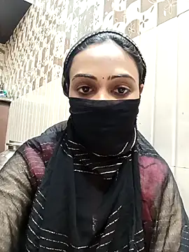 Snapshot of Yours-Bebo chatting on 01.12.25 Yours-Bebo online show from 01.12.25