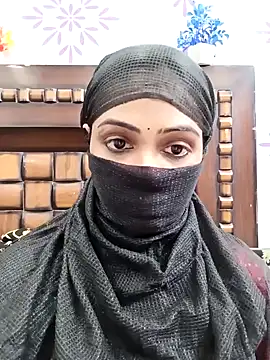 Snapshot of Yours-Bebo chatting on 01.14.25 Yours-Bebo online show from 01.14.25