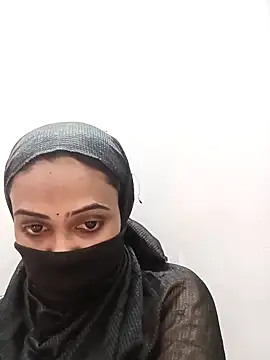 Snapshot of Yours-Bebo chatting on 01.14.25 Yours-Bebo online show from 01.14.25