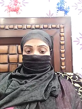 Snapshot of Yours-Bebo chatting on 01.15.25 Yours-Bebo online show from 01.15.25