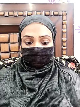 Snapshot of Yours-Bebo chatting on 01.16.25 Yours-Bebo online show from 01.16.25