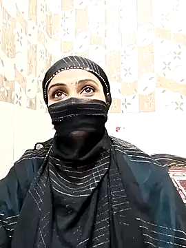 Snapshot of Yours-Bebo chatting on 01.20.25 Yours-Bebo online show from 01.20.25