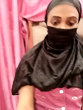 Snapshot of Yours-Bebo chatting on 01.24.25 Yours-Bebo online show from 01.24.25