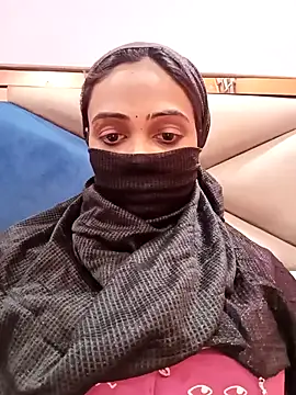 Snapshot of Yours-Bebo chatting on 01.24.25 Yours-Bebo online show from 01.24.25