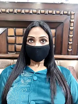 Snapshot of Yours-Bebo chatting on 01.30.25 Yours-Bebo online show from 01.30.25