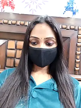 Snapshot of Yours-Bebo chatting on 01.30.25 Yours-Bebo online show from 01.30.25