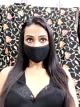 Snapshot of Yours-Bebo chatting on 03.05.25 Yours-Bebo online show from 03.05.25