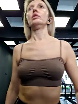 Miss    Mia  online show from 02.01.25