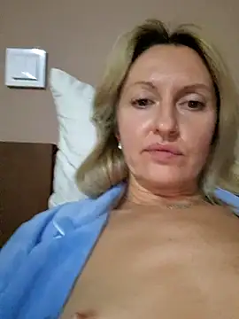 Snapshot of Miss____Mia_ chatting on 10.11.25 Miss Mia online show from 10.11.25