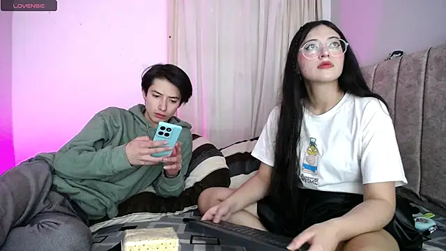 Snapshot of Pinkandyellowpokemon chatting on 09.24.25 Pinkandyellowpokemon online show from 09.24.25