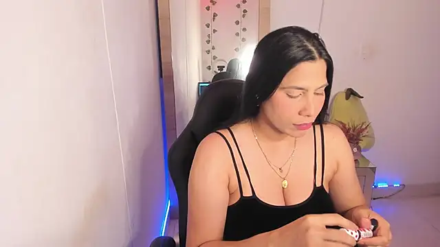 Snapshot of hellensexy chatting on 02.10.25 hellensexy online show from 02.10.25