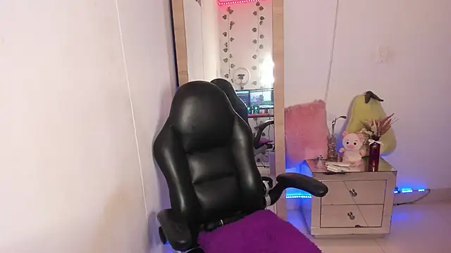 Snapshot of hellensexy chatting on 03.08.25 hellensexy online show from 03.08.25