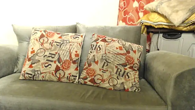 Snapshot of Amazing12inch chatting on 12.26.24 Amazing12inch online show from 12.26.24