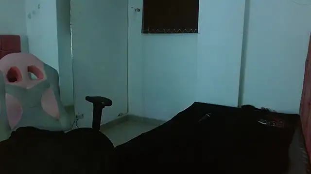 Snapshot of miahernadez303av chatting on 02.27.25 miahernadez303av online show from 02.27.25