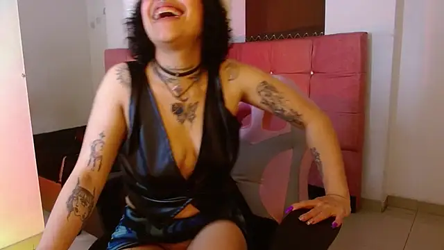 Snapshot of miahernadez303av chatting on 03.06.25 miahernadez303av online show from 03.06.25