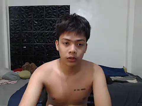 Snapshot of Prince_hottie chatting on 10.14.25 Prince hottie online show from 10.14.25