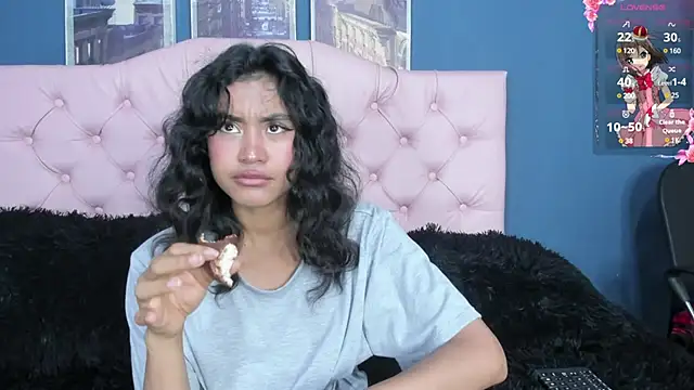 Snapshot of Applehot_LRR chatting on 03.19.25 Applehot LRR online show from 03.19.25