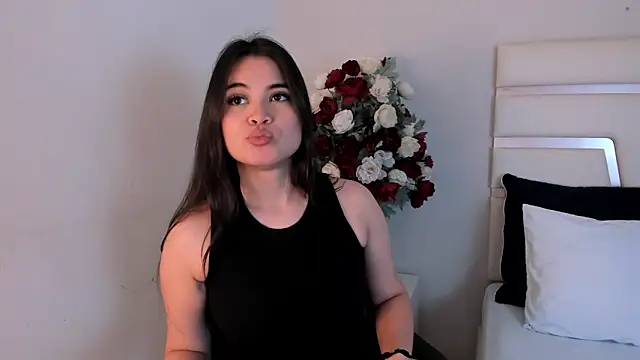 Snapshot of CamilaSofiia chatting on 01.17.25 CamilaSofiia online show from 01.17.25
