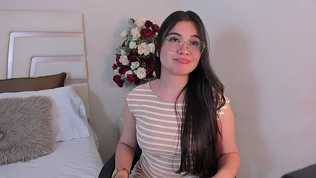 Snapshot of CamilaSofiia chatting on 02.04.25 CamilaSofiia online show from 02.04.25