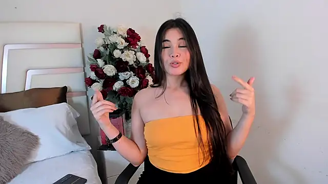 Snapshot of CamilaSofiia chatting on 03.22.25 CamilaSofiia online show from 03.22.25