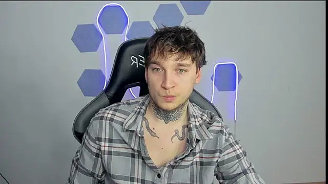 Snapshot of Chris_Tyson chatting on 12.17.24 Chris Tyson online show from 12.17.24