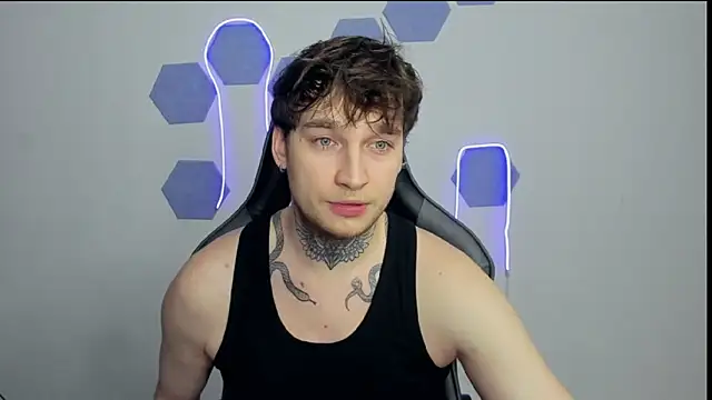 Snapshot of Chris_Tyson chatting on 12.18.24 Chris Tyson online show from 12.18.24