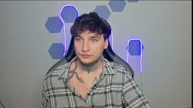 Snapshot of Chris_Tyson chatting on 12.20.24 Chris Tyson online show from 12.20.24