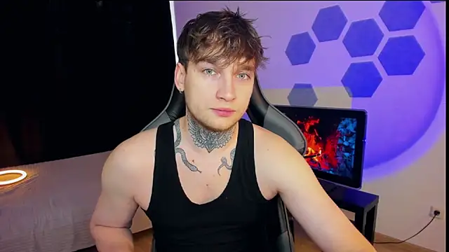 Snapshot of Chris_Tyson chatting on 02.13.25 Chris Tyson online show from 02.13.25