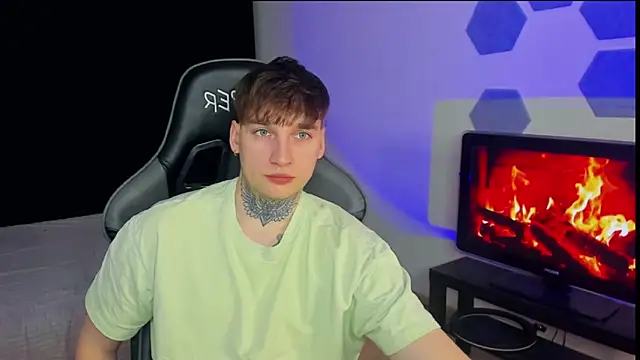 Snapshot of Chris_Tyson chatting on 02.22.25 Chris Tyson online show from 02.22.25