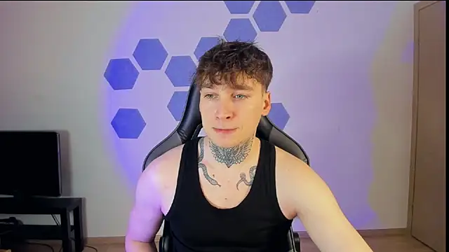 Snapshot of Chris_Tyson chatting on 03.04.25 Chris Tyson online show from 03.04.25