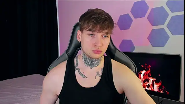 Snapshot of Chris_Tyson chatting on 03.18.25 Chris Tyson online show from 03.18.25