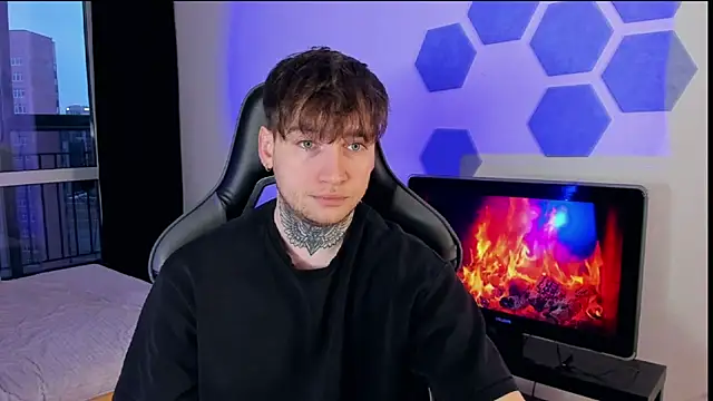 Snapshot of Chris_Tyson chatting on 03.22.25 Chris Tyson online show from 03.22.25